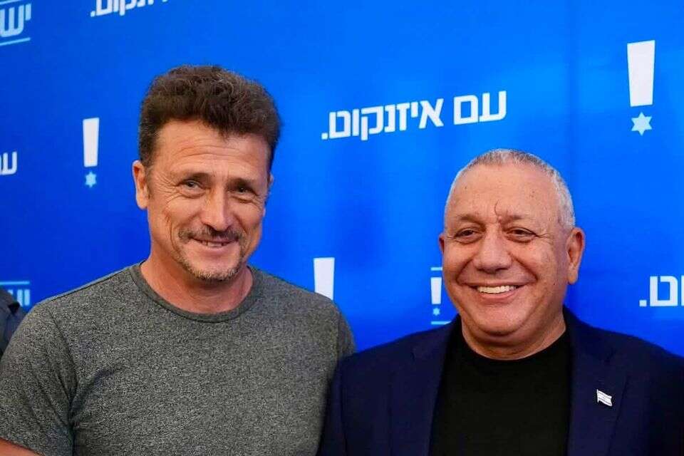 גדי איזנקוט ואלכס אברבוך , פייסבוק