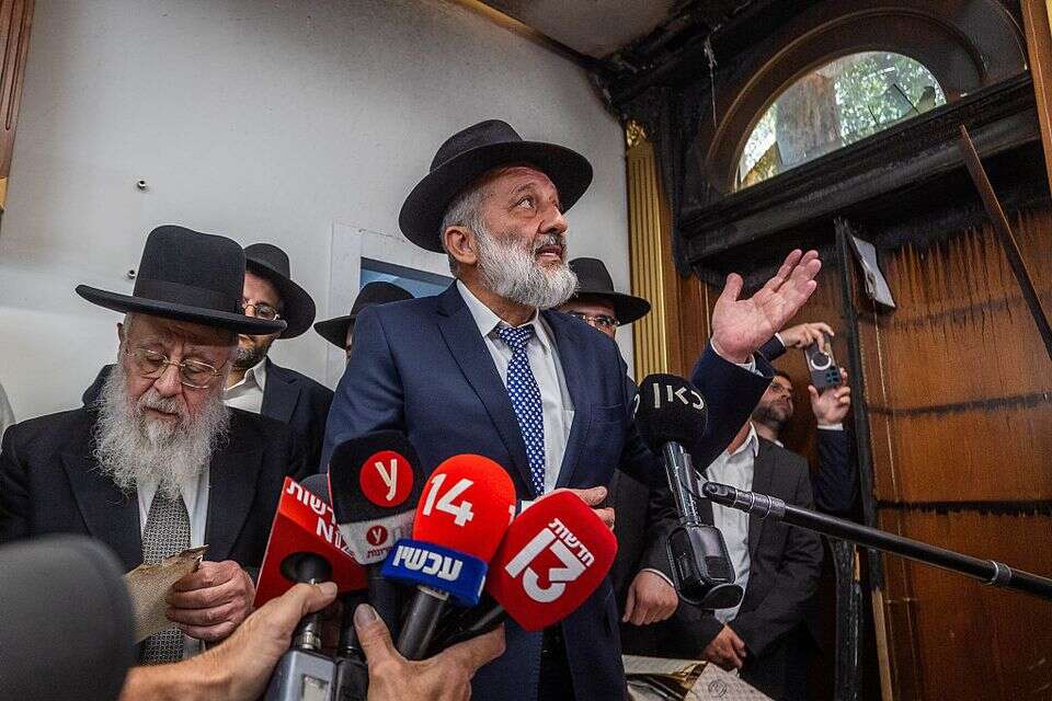 דרעי והרב יצחק יוסף , אורן בן חקון