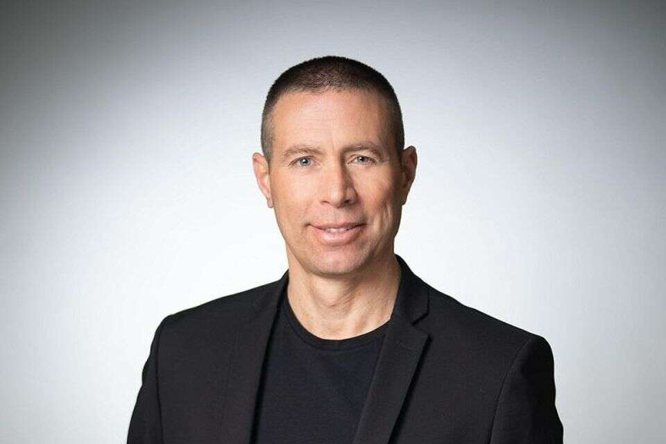 אופיר שריד, מנכ"ל לשעבר של מליסרון , ללא