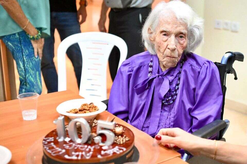 אסתר נוירט חוגגת יום הולדת 105 , ראובן כהן, דוברות עיריית חיפה