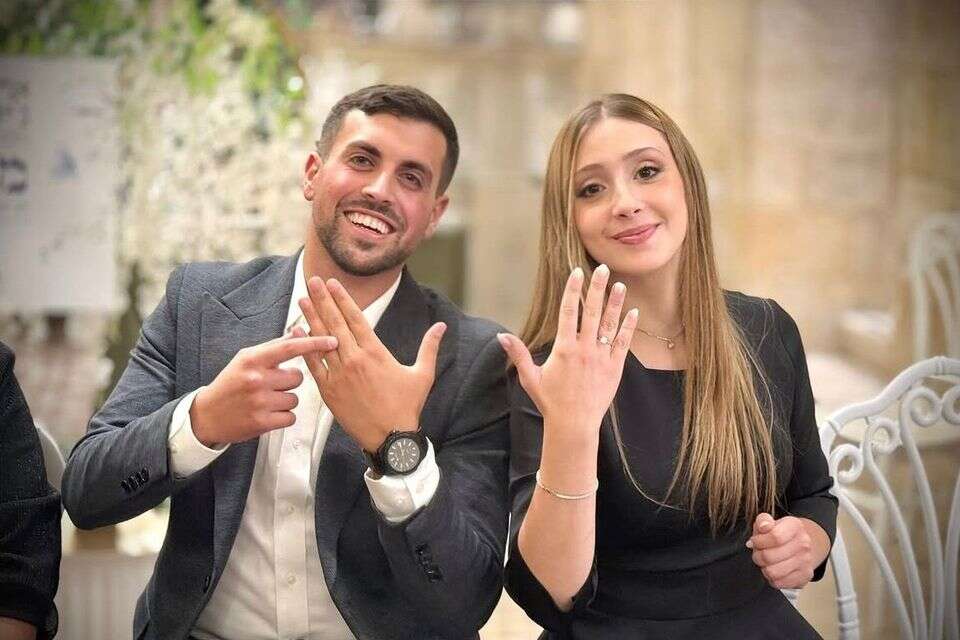 זה לא כמו שזה נראה. אסתר קנוחן מ"ווארט" ובעלה אריאל ג'יאן , אינסטגרם