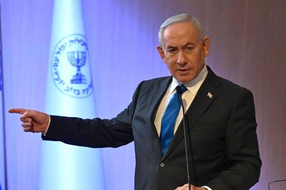 נתניהו בהרמת הכוסית במטה המוסד , חיים צח/ לע"מ
