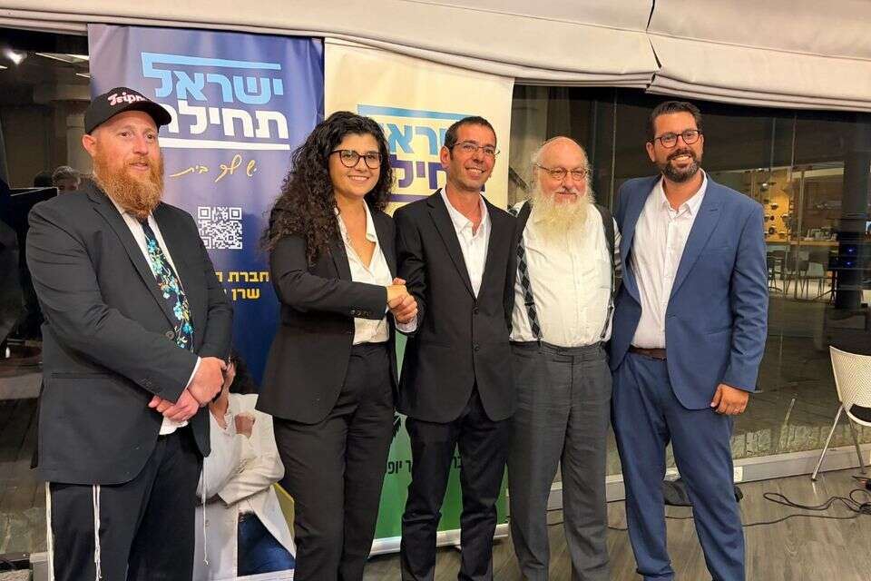 חברי מפלגות "ישראל תחילה" ו"עלה ירוק" באירוע ההשקה המרכזי של "ישראל תחילה" , שירן פרץ יח"צ