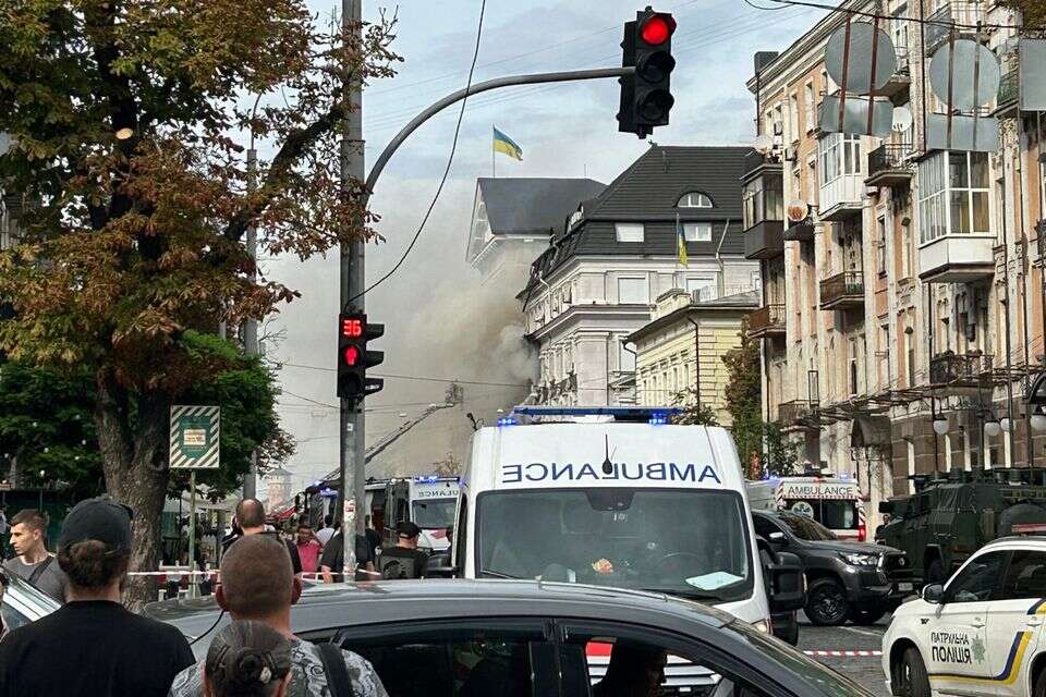 השריפה שפרצה בעקבות פגיעת הכטב"ם במטה שירות הביטחון האוקראיני , AFP