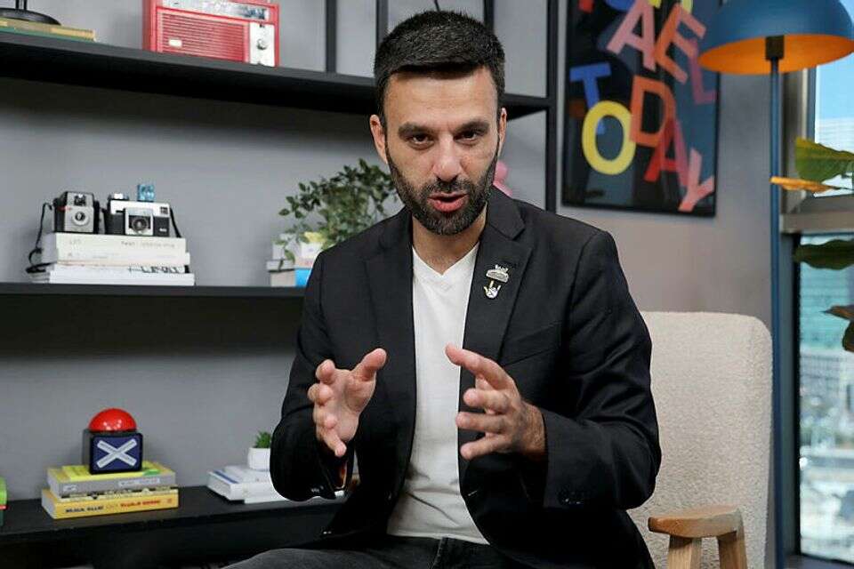"עם ישראל שישמע אותנו, הוא עכשיו מתחיל לשמוע אותנו ישתכנע מאיתנו ואין לנו גם אלקטורט חופף איתם", יוסף חדאד בראיון , גדעון מרקוביץ'