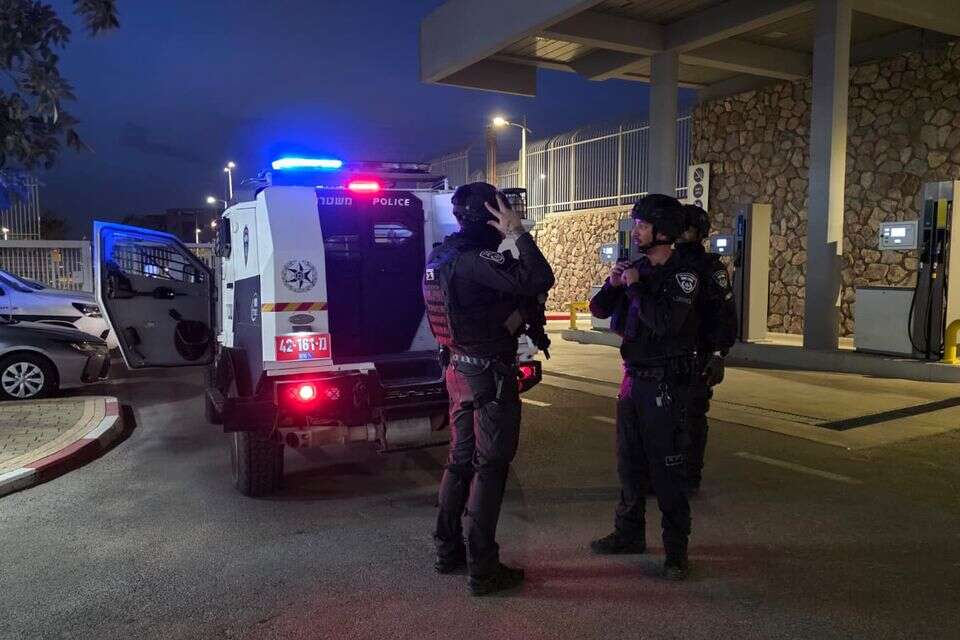 שוטרים במחרב אילת (אילוסטרציה) , דוברות המשטרה