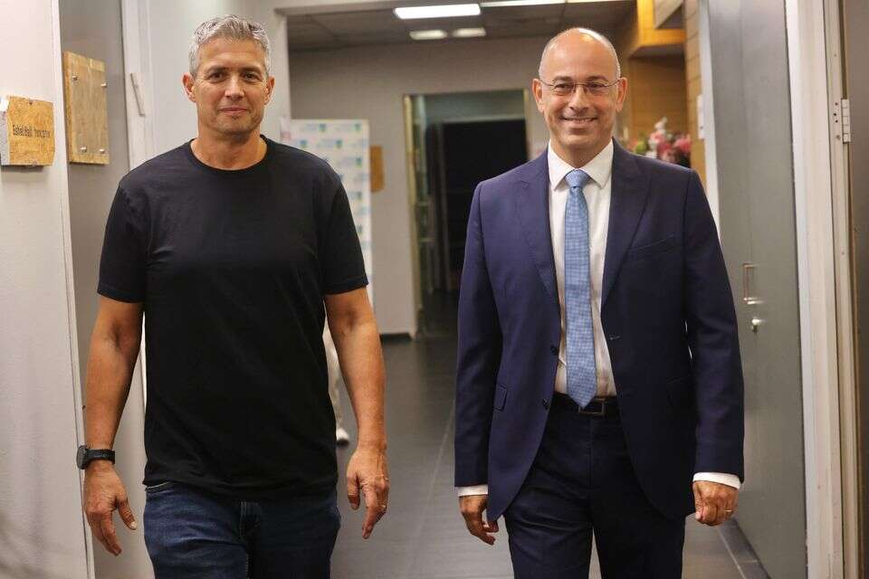 יועז הנדל וירון זליכה מציגים את האיחוד , קוקו