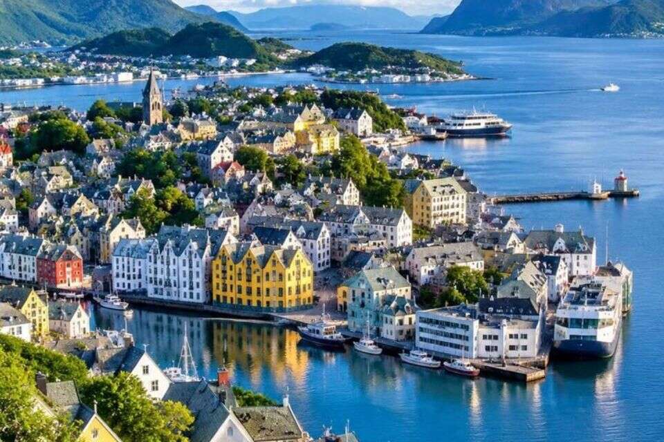 Ålesund - אחת הערים היפות בחוף המערבי של נורווגיה , שימוש לפי סעיף 27א' לחוק זכויות יוצרים