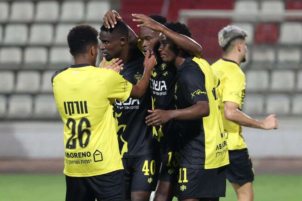 שחקני בית"ר ירושלים חוגגים , דני מרון