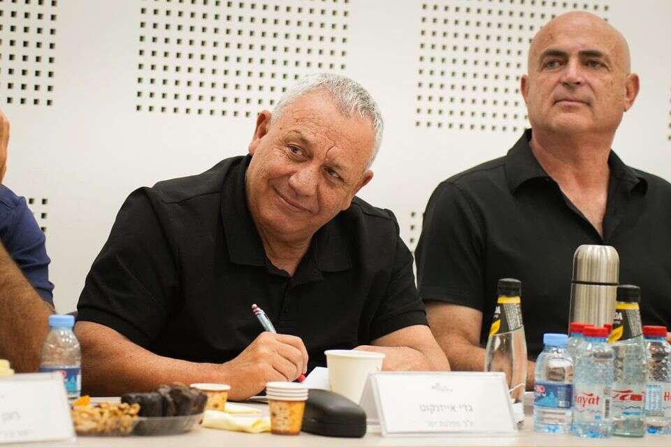 משה דוידוביץ' וגדי איזנקוט , באדיבות מפלגת ישר!