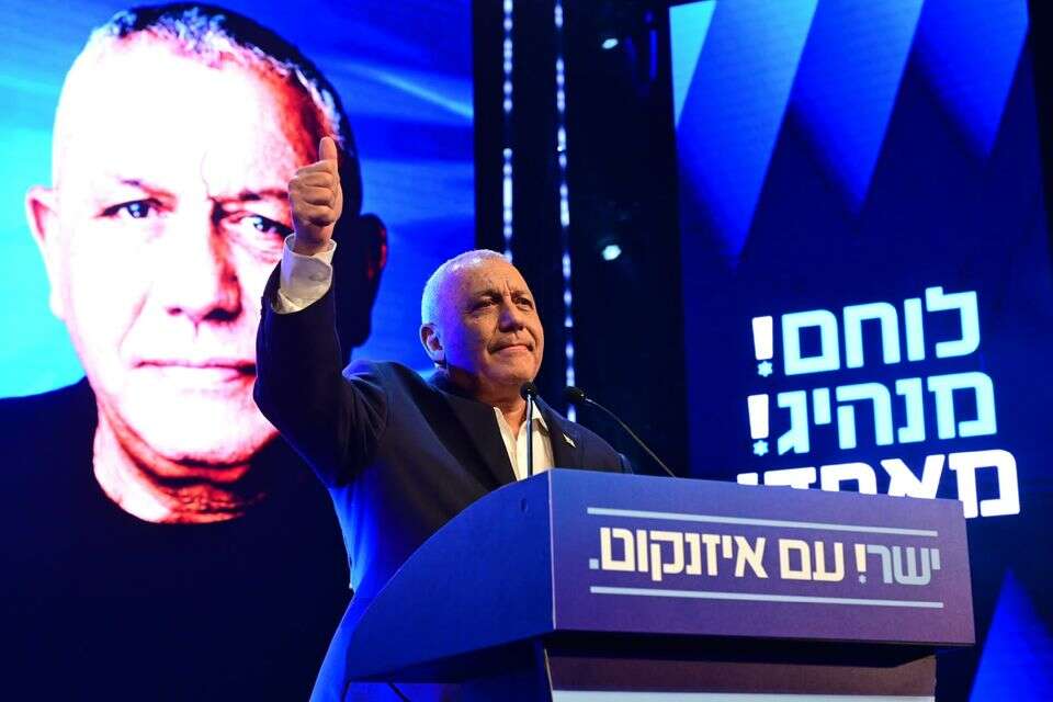 גדי איזנקוט מציג את אנשי מפלגת "ישר!" , יוסי זליגר