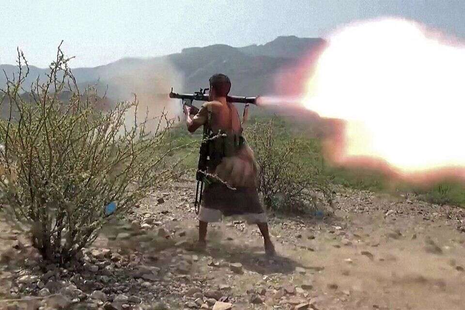 לוחם של הממשלה התימנית בקרבות מול החות'ים , איי.אף.פי