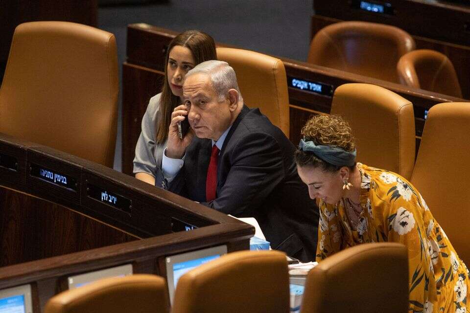 נתניהו בשיחת טלפון במליאת הכנסת , אורן בן חקון