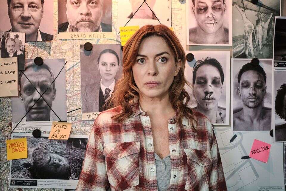 אבי מיילס, "ילדה עורב" עונה 2 , Joss Barratt