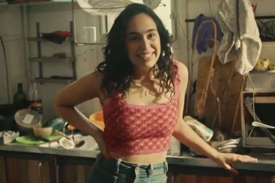 נועם קלינשטיין מצטרפת למשפחה של חנוך דאום , קשת 12