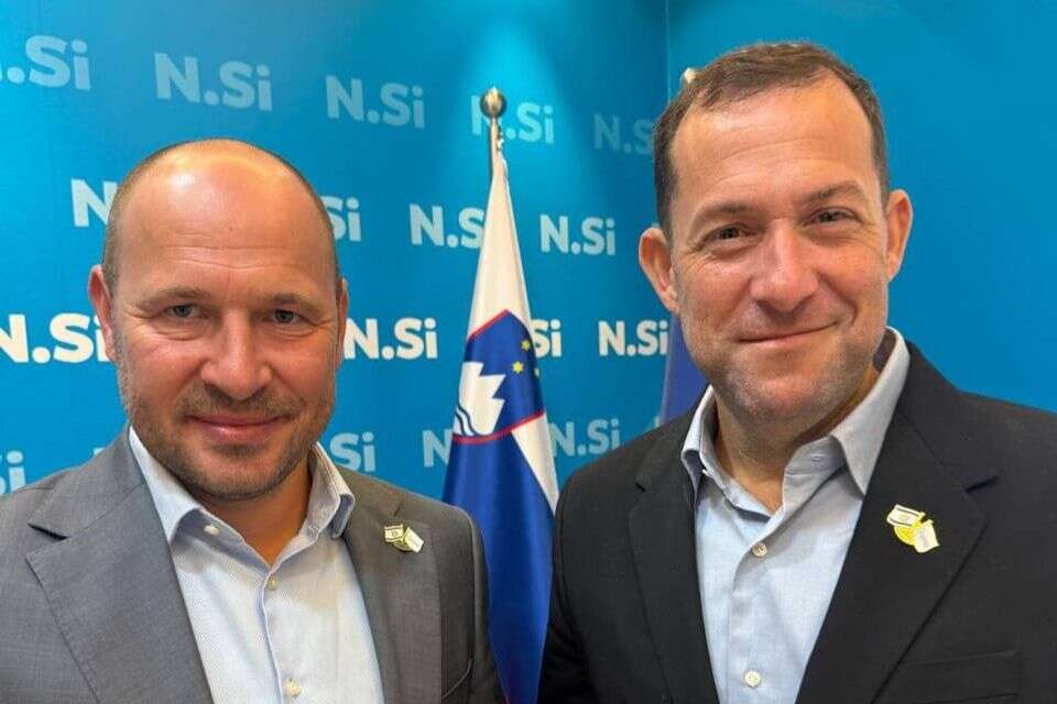 יוסי דגן ויירניה ורטובץ , חופשי