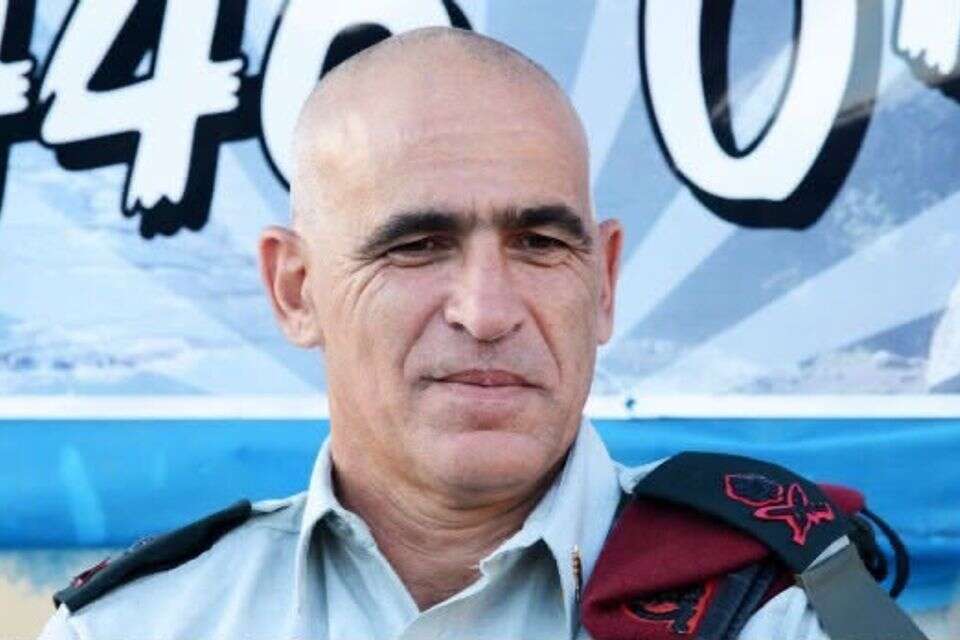 אלוף במיל' יוסי בכר , ללא