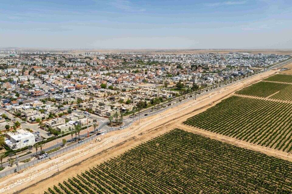 בירת האגרוטק של ישראל. אופקים , אייל תגר