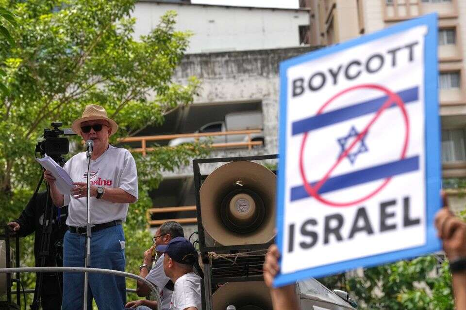 פעיל המחאה האנטי-ישראלי סונדי , AP