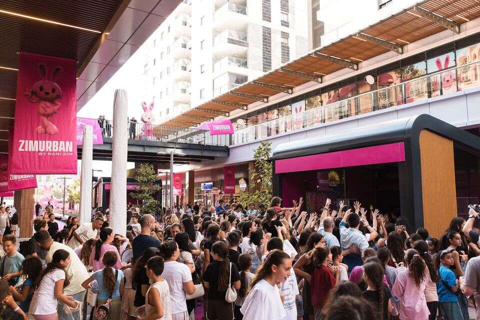 מתחם הקניות החדש שנפתח בבקעת אונו , יאיר גלזר