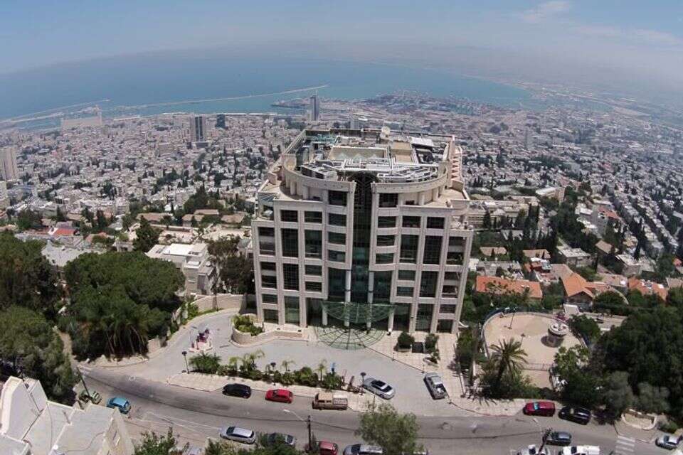קשה להתעלם מהנוף , מ.ל.ת