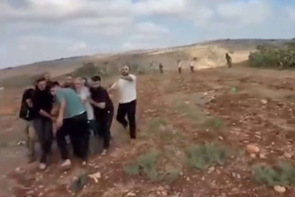 עימותים בכפר הפלסטיני , רשתות ערביות