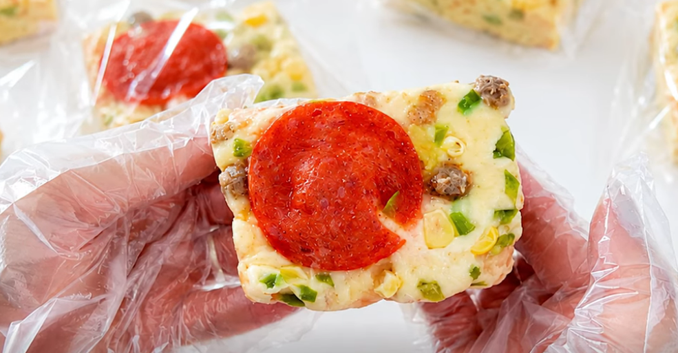 The culinary trend driving South Korea crazy: Rice cake in pizza form