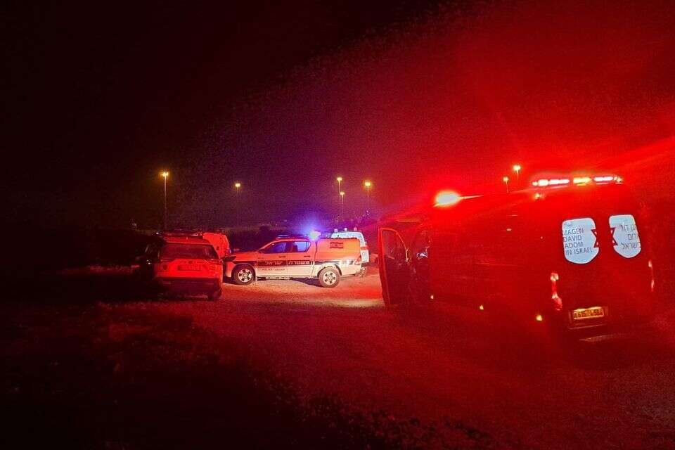 שלושה גברים נמצאו מתים ברכב בוער בשרון , תיעוד מבצעי מד"א