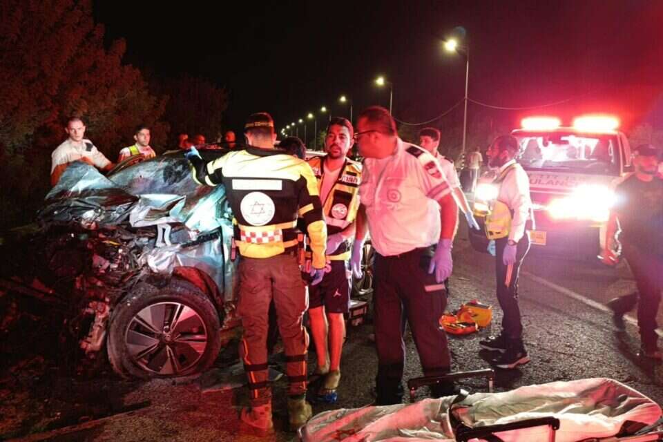 גבר בשנות ה-30 לחייו נהרג ואישה נפצעה באורח בינוני בתאונת דרכים קשה בצפון , תיעוד מבצעי מד"א