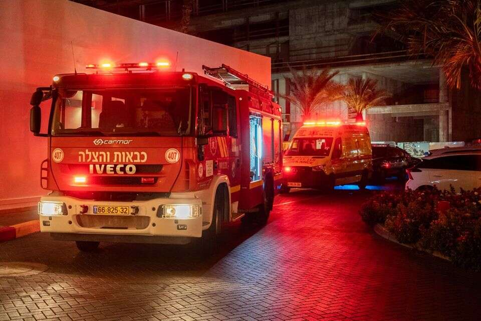 שריפה במרפסת במלון קיסר באילת , כבאות והצלה