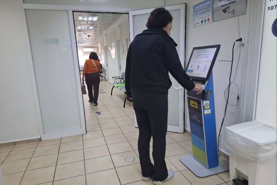 קופת חולים כללית בתל אביב (ארכיון) , יהושע יוסף