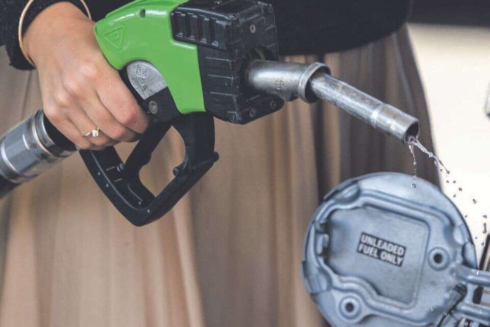 מחירי הדלק , .