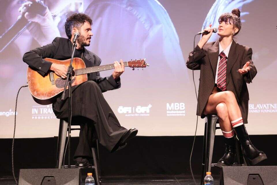 נגה ארז בפרמיירה לסרט התיעודי NOGA , רפי דלויה