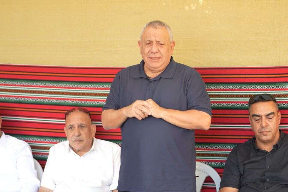 איזנקוט במהלך המפגש עם ראשי הרשויות הבדואיות , צילום מסך מתוך הסרטון של מפלגת "ישר!"