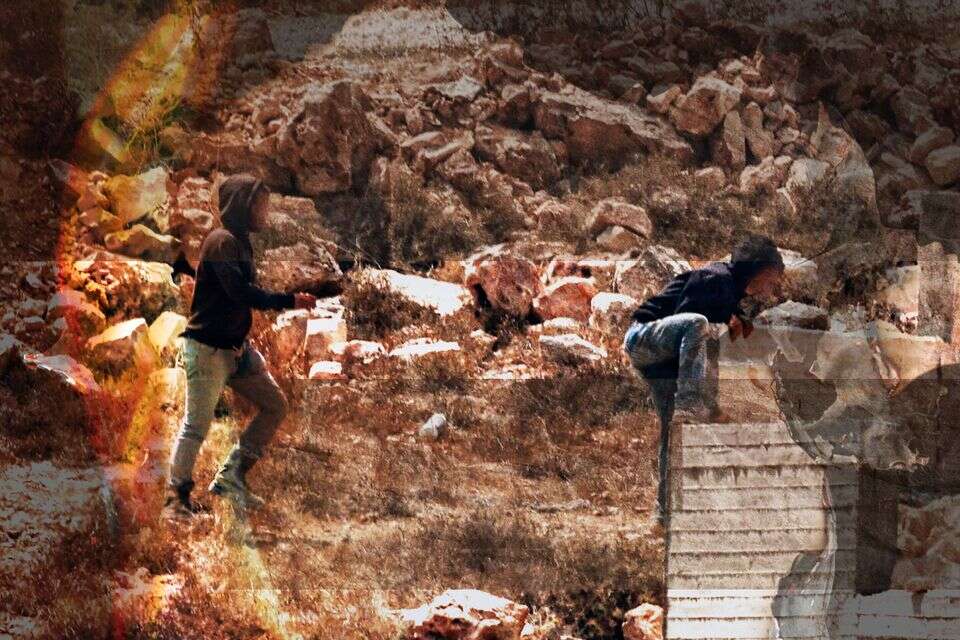 לא תאמינו כמה הורים גילו שרכב הליסינג מהעבודה שלהם הוחרם במסגרת הסנקציות. צעירים סמוך לכפר קוסרה בשומרון , AFP