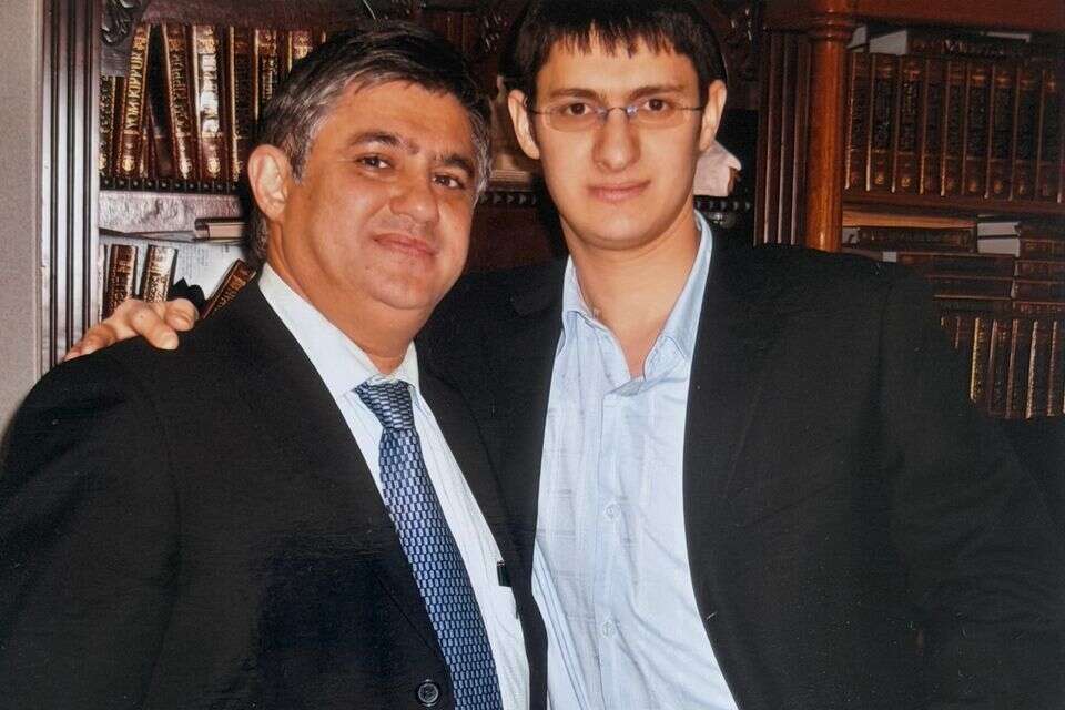 יהונתן ואביו , פרטי