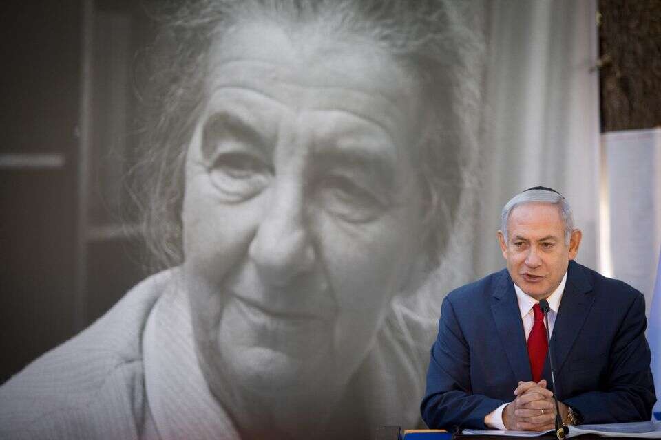 נתניהו על רקע התמונה של גולדה מאיר , נעם ריבקין פנטון