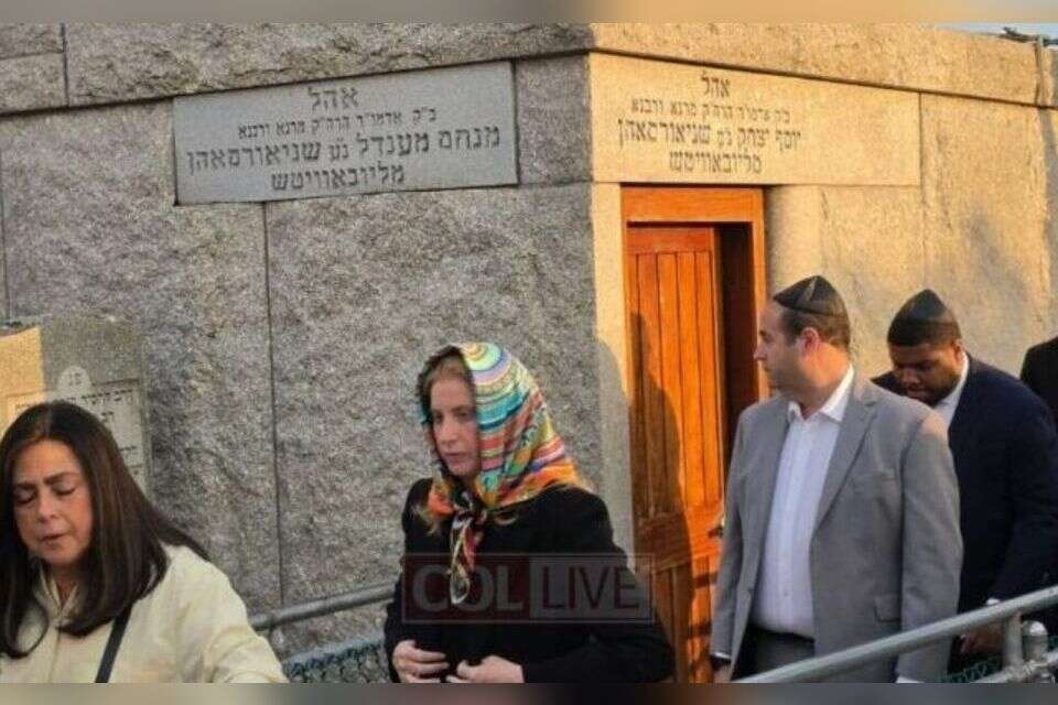 טיש בביקור באוהל הרבי מלובביץ' , COLlive