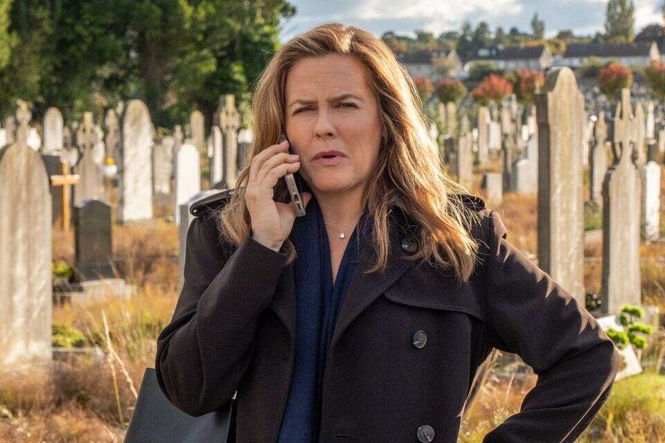 אלישיה סילברסטון בסדרה "דם אירי" , Conor Horgan/AcornTV