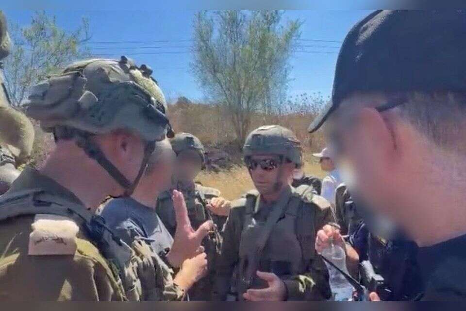 יום מורכב בשומרון. מפקד פיקוד המרכז, אלוף אבי בלוט בנקודת הפיגוע בנווה צוף , לפי סעיף 27א בחוק לזכויות יוצרים