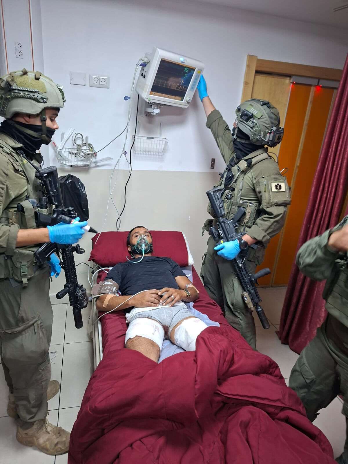 כוח דובדבן עוצר את המחבל , ללא