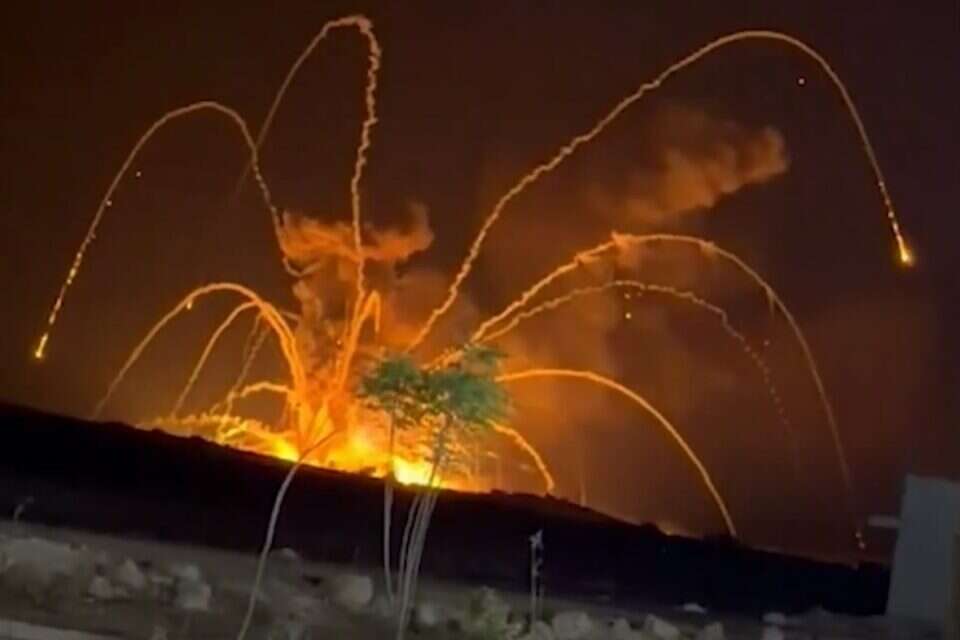 הפיצוץ במחסן התחמושת בעיר חלב בסוריה , צילום מסך מתוך סרטון שעלה ברשת X