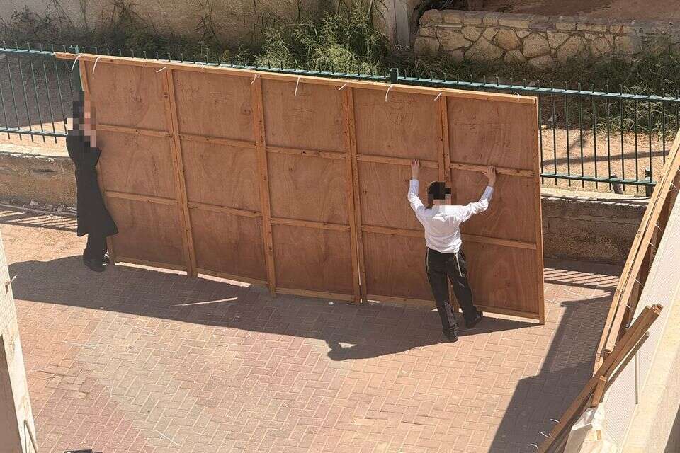 בניית סוכה , "היום"