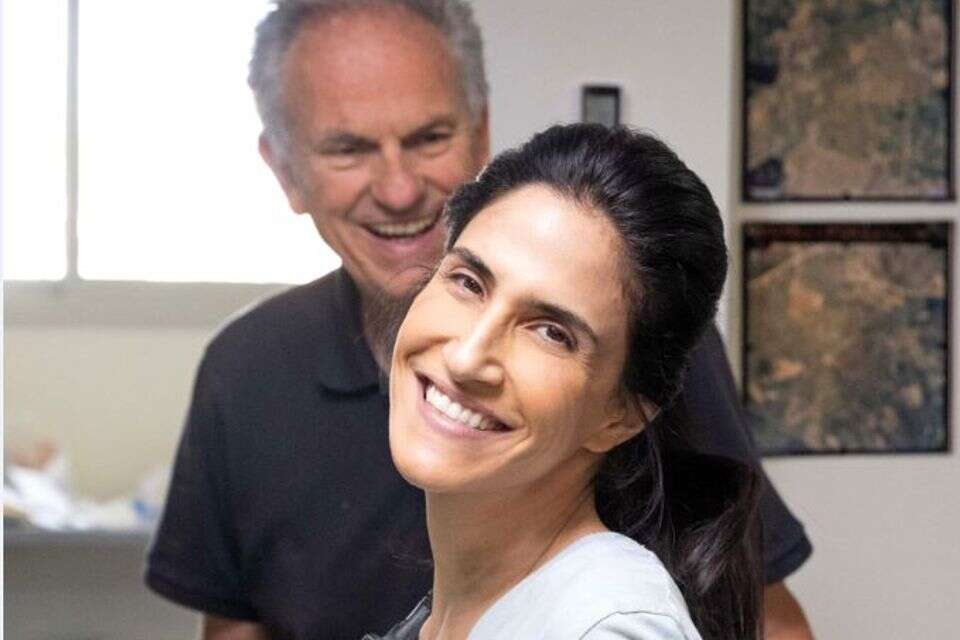 לצד מגי אזרזר על הסט , מיכל פתאל