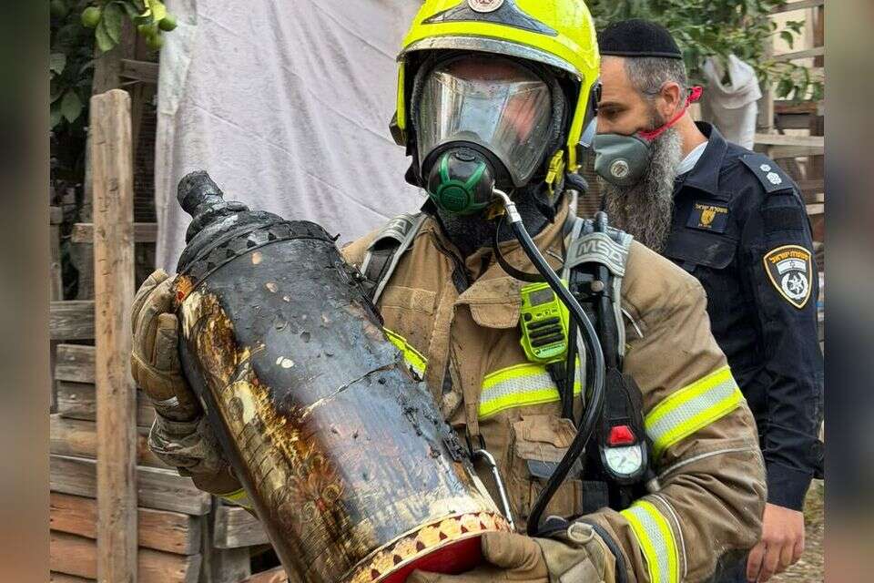 ספר תורה שהוצא מתוך המבנה הבוער , כבאות והצלה לישראל
