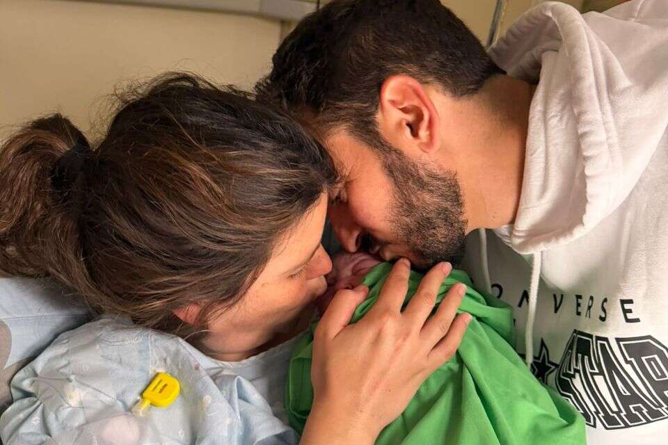 יונתן שמריז ואשתו נטלי. ילדה שלישית , מתוך האינסטגרם של יונתן שמריז