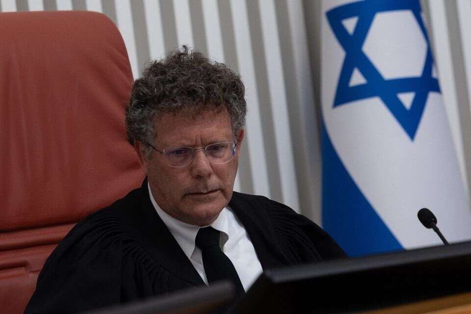 עם כל הצער שבדבר, זה לא זמן למהפכות. נשיא בית המשפט העליון יצחק עמית , אורן בן חקון