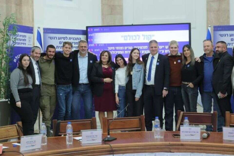 שר החינוך יואב קיש , רונן חורש לע"מ