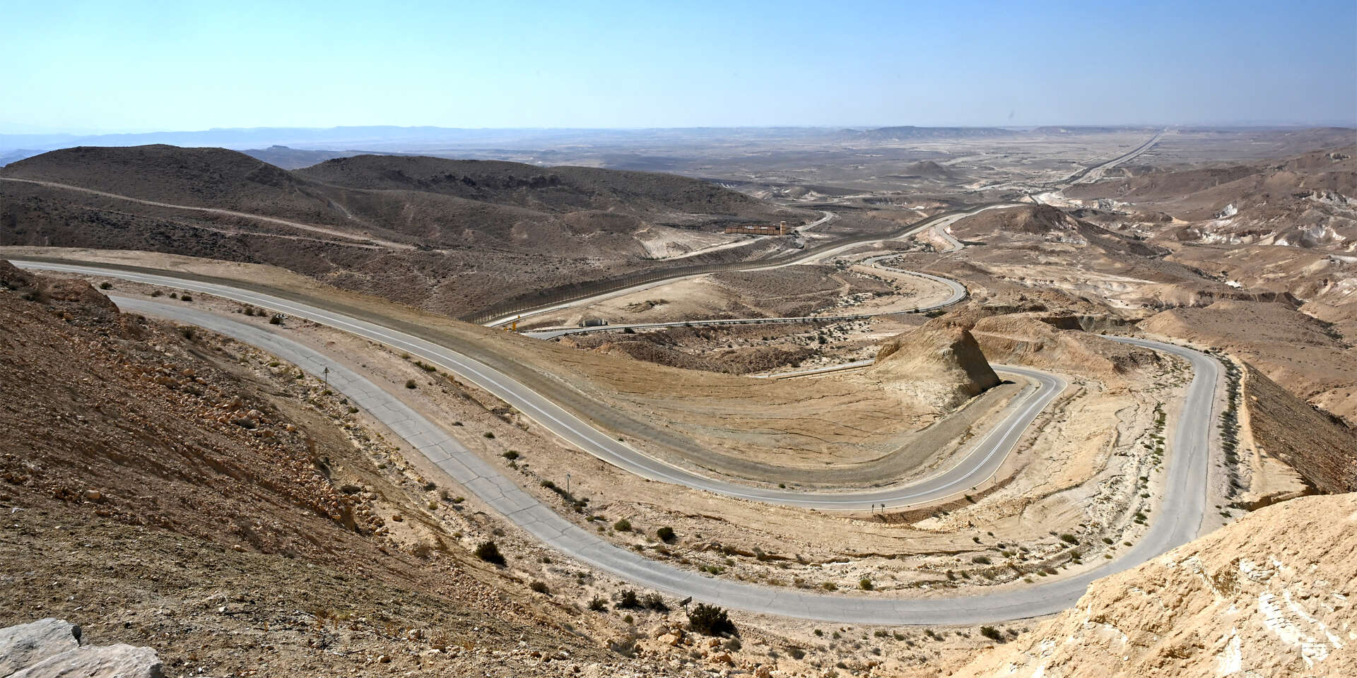 מהר, לפני שהמוני מטיילים יציפו אותו. כביש 10 , אפרת אשל
