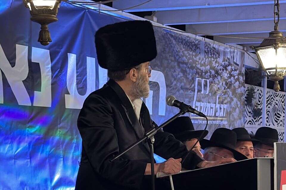 משה גפני מדבר לראשונה לאחר הדחתו מראשות "דגל התורה" , השימוש נעשה לפי 27א' לחוק זכויות יוצרים